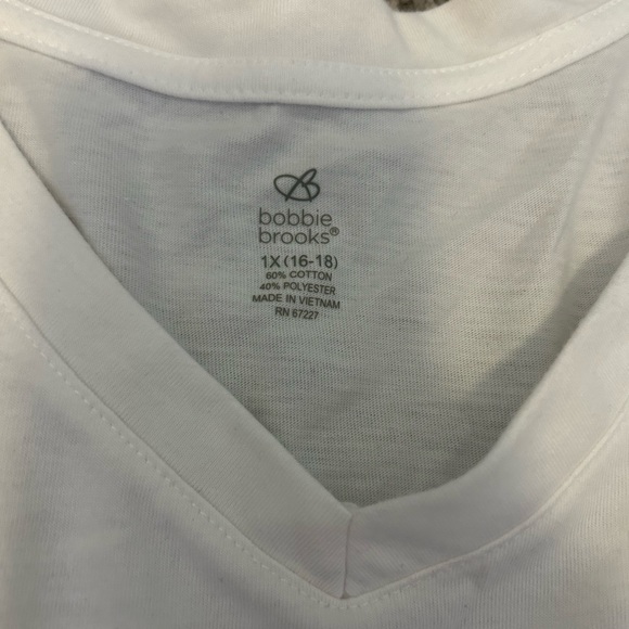 women’s basic tees bundle - Picture 4 of 5